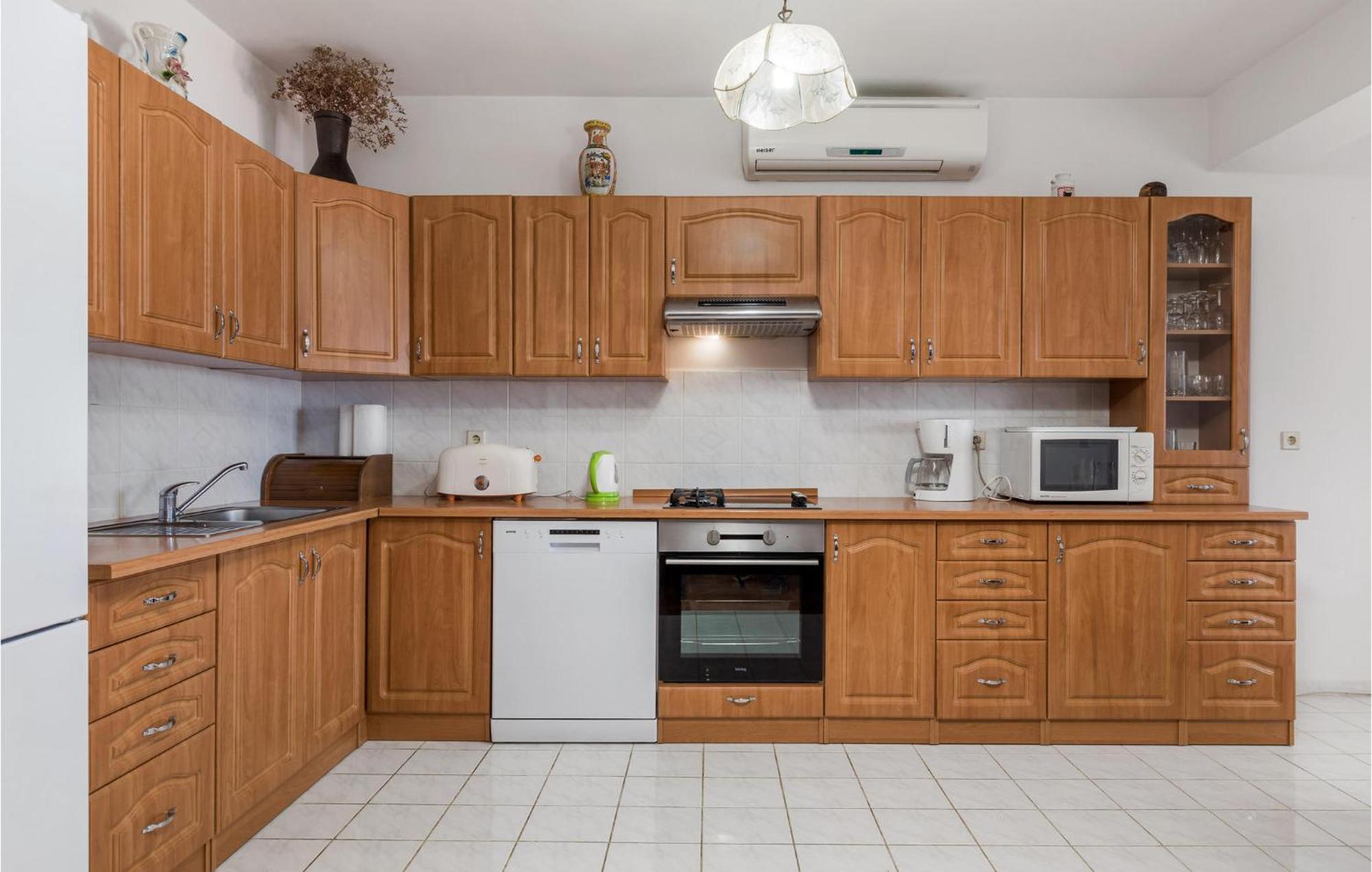 Nice Apartment In Sv,Juraj With Kitchen Szentgyörgy Kültér fotó