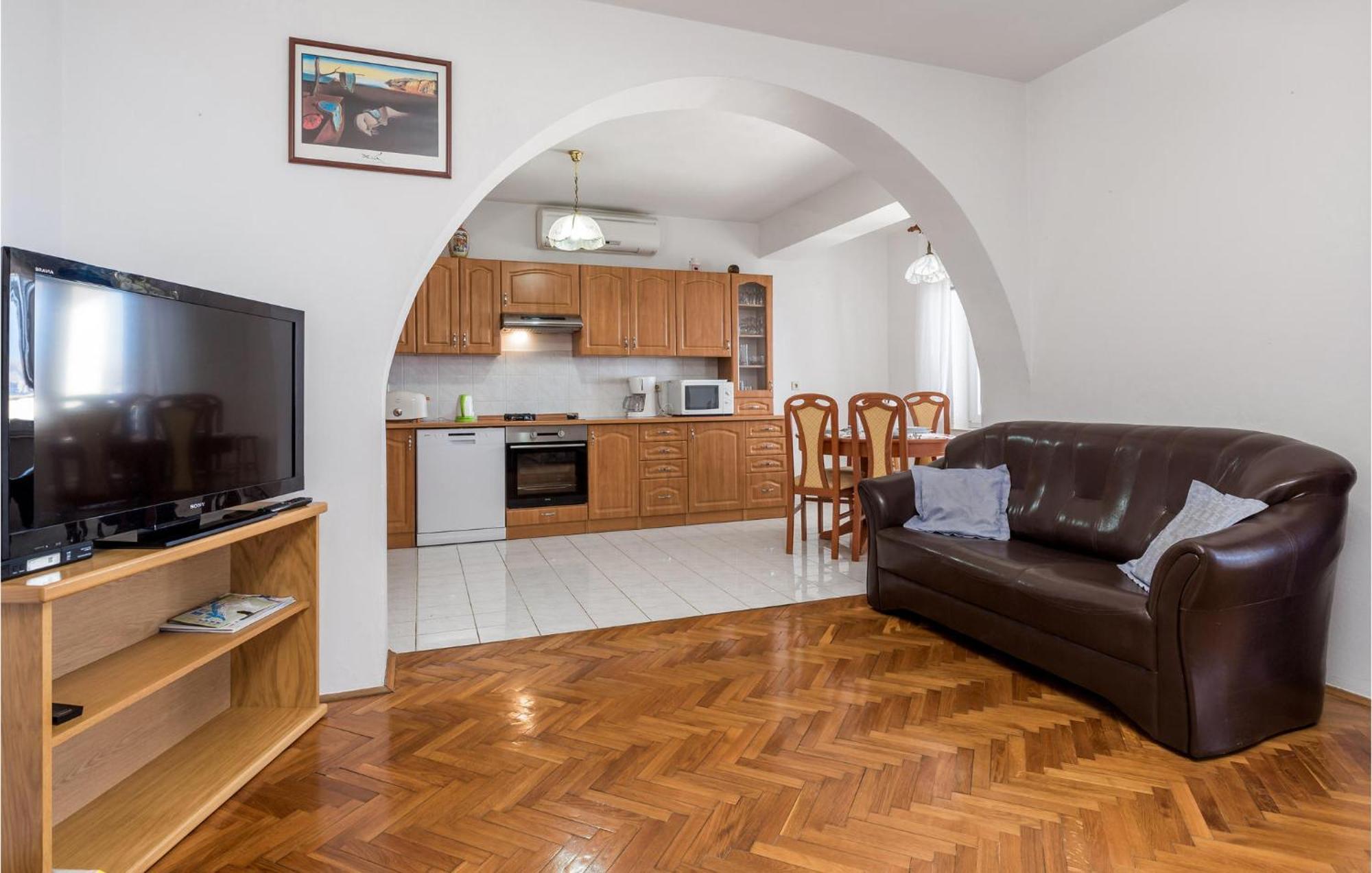 Nice Apartment In Sv,Juraj With Kitchen Szentgyörgy Kültér fotó