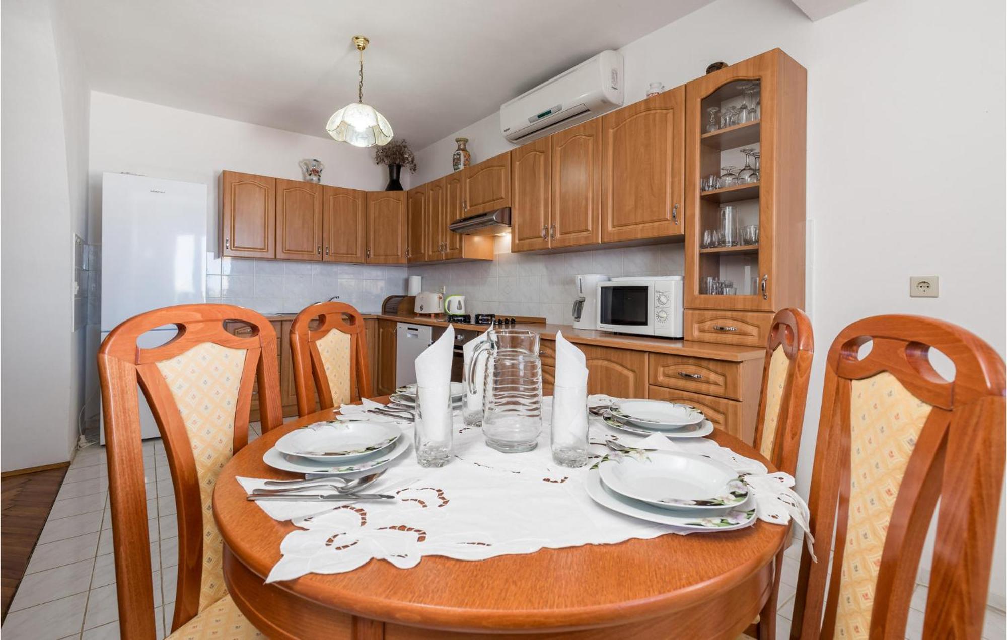 Nice Apartment In Sv,Juraj With Kitchen Szentgyörgy Kültér fotó